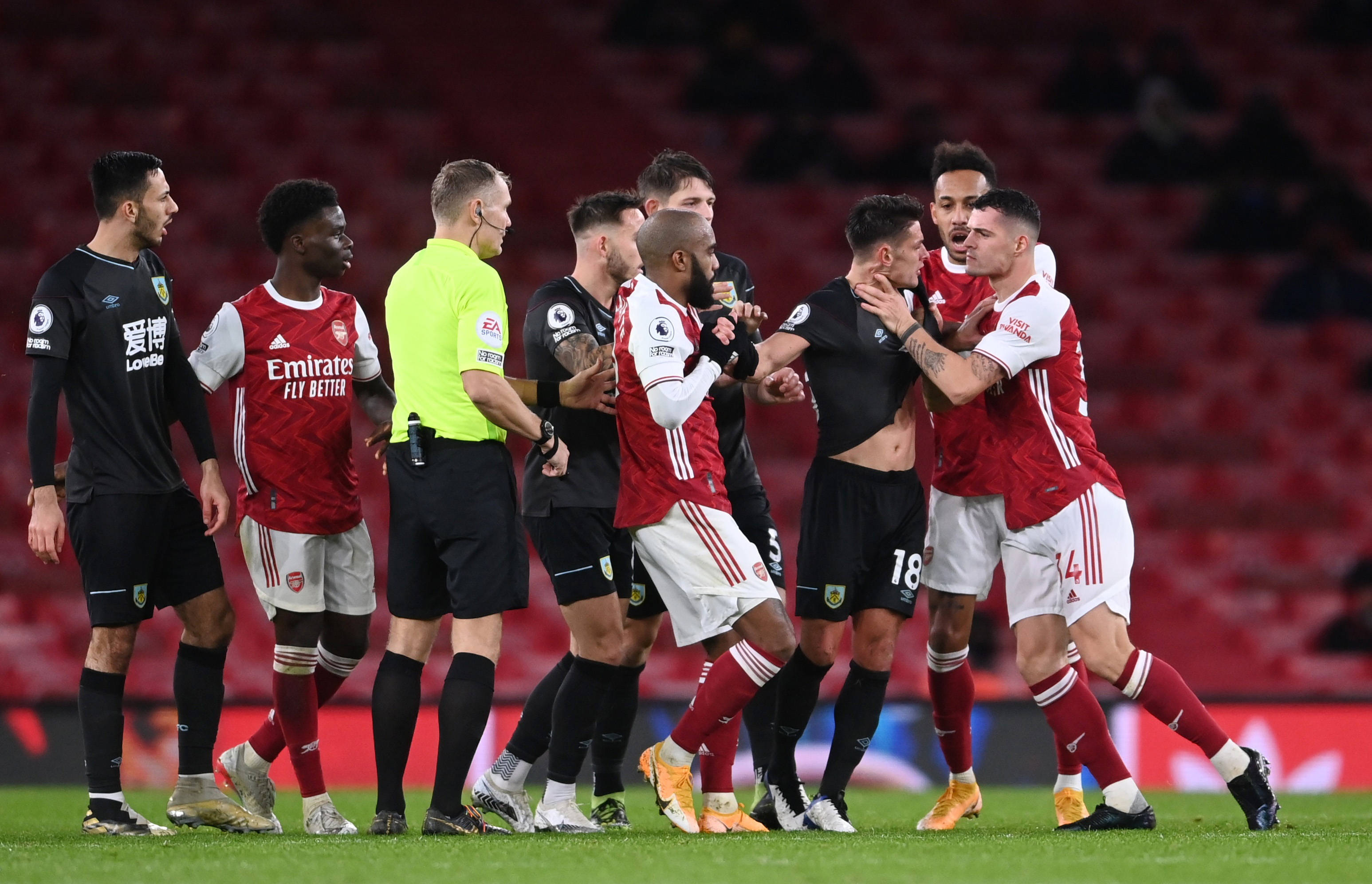 控球与高压 控球与高压